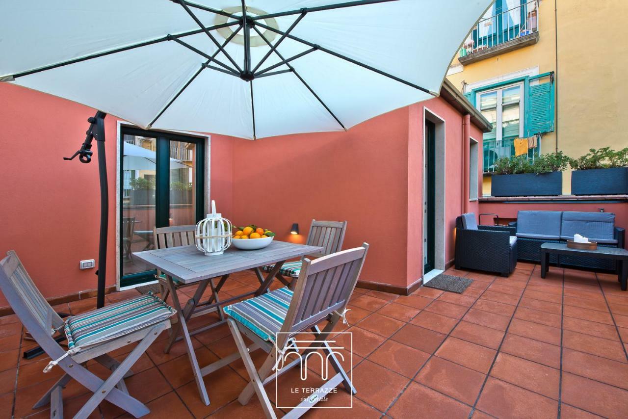 Le Terrazze Sul Cortile Apartment Salerno Luaran gambar