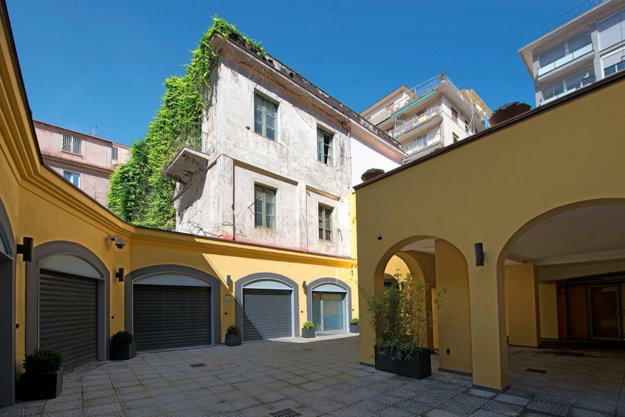 Le Terrazze Sul Cortile Apartment Salerno Luaran gambar