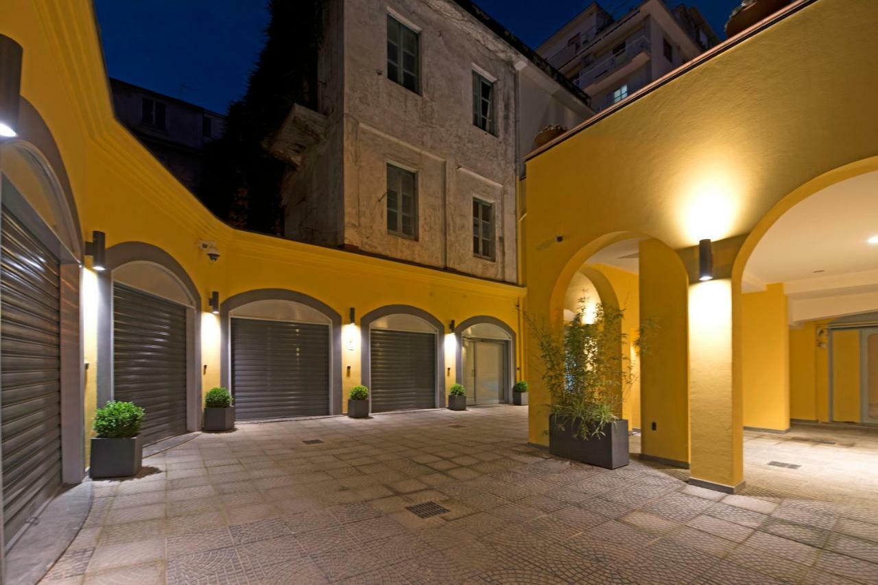 Le Terrazze Sul Cortile Apartment Salerno Luaran gambar