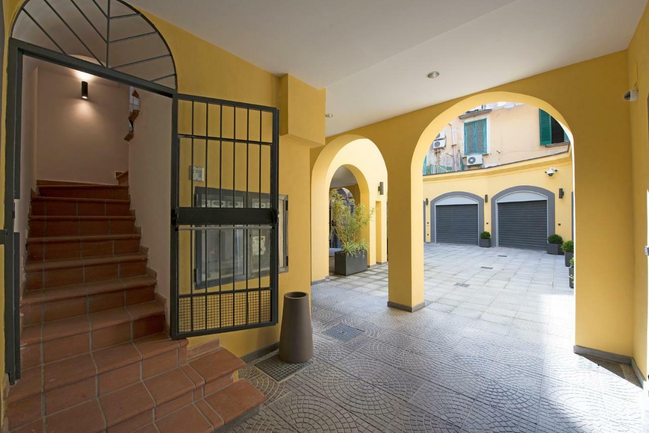 Le Terrazze Sul Cortile Apartment Salerno Luaran gambar